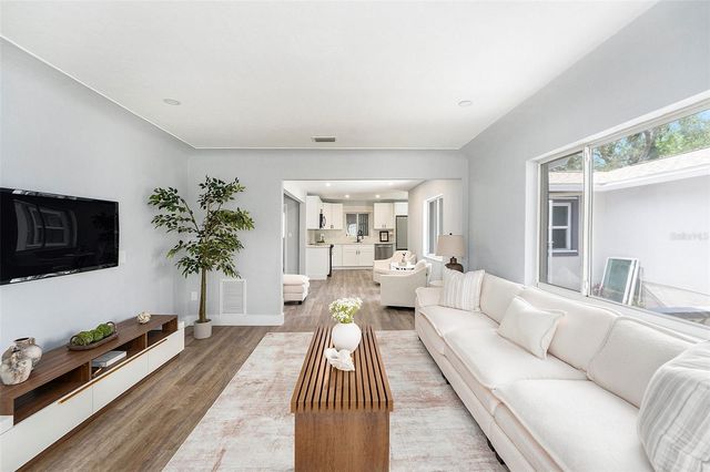 4925 ALCAZAR WAY S, St Petersburg, FL 33712