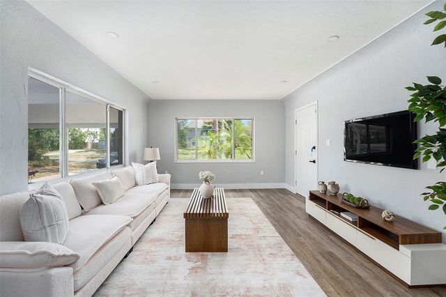 4925 ALCAZAR WAY S, St Petersburg, FL 33712