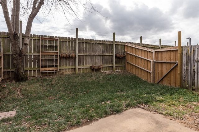 4040 Glenstone Terrace B, Springdale, AR 72762