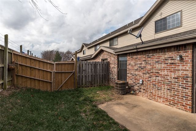 4040 Glenstone Terrace B, Springdale, AR 72762