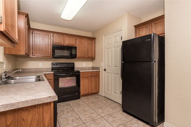 4040 Glenstone Terrace B, Springdale, AR 72762