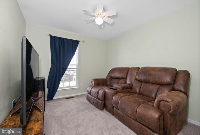 44 DENNY CIR, Newark, DE 19702