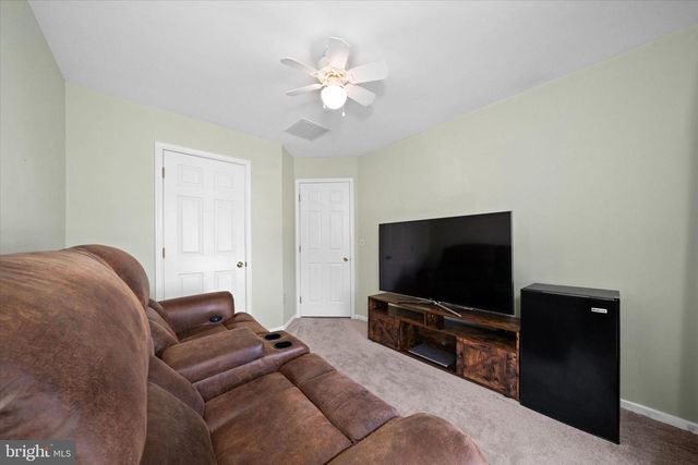 44 DENNY CIR, Newark, DE 19702