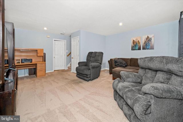 44 DENNY CIR, Newark, DE 19702