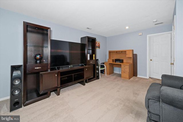 44 DENNY CIR, Newark, DE 19702