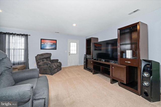 44 DENNY CIR, Newark, DE 19702