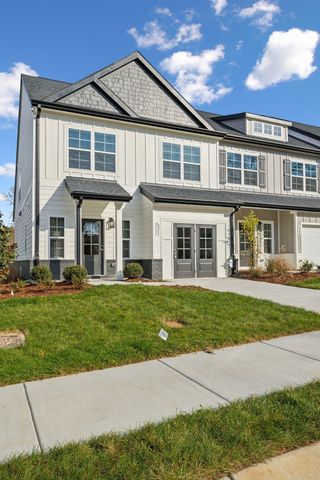 533 Tulip Springs Rd, Hermitage, TN 37076