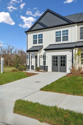 533 Tulip Springs Rd, Hermitage, TN 37076