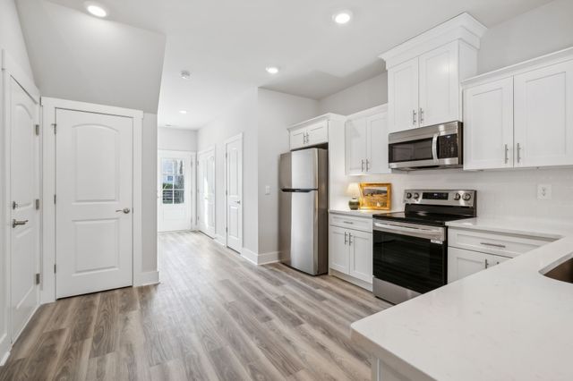 533 Tulip Springs Rd, Hermitage, TN 37076