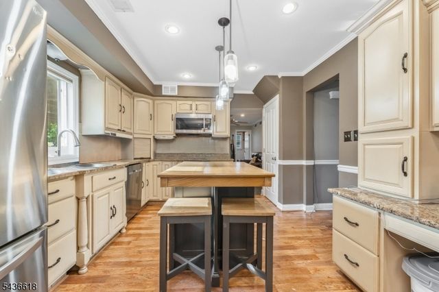 64 Dunedain St, Hillsborough Twp., NJ 08844