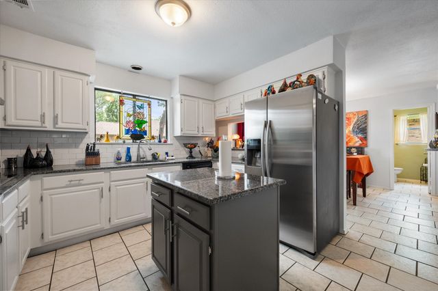 6616 Shorewood Drive, Arlington, TX 76016