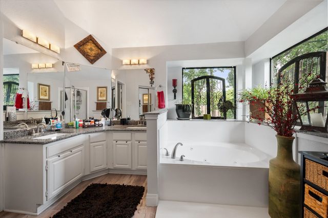 6616 Shorewood Drive, Arlington, TX 76016