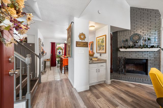 6616 Shorewood Drive, Arlington, TX 76016