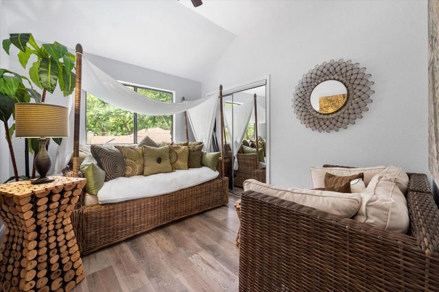 6616 Shorewood Drive, Arlington, TX 76016