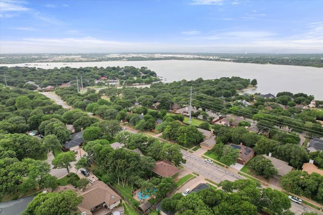 6616 Shorewood Drive, Arlington, TX 76016