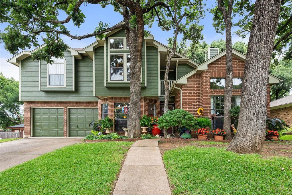 6616 Shorewood Drive, Arlington, TX 76016