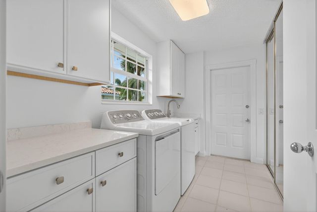 8281 SE Double Tree Drive, Hobe Sound, FL 33455