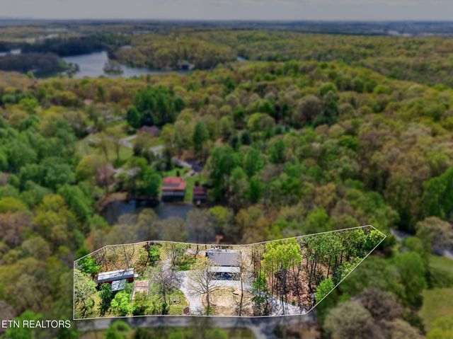 44 Triple R Lane, Crossville, TN 38571