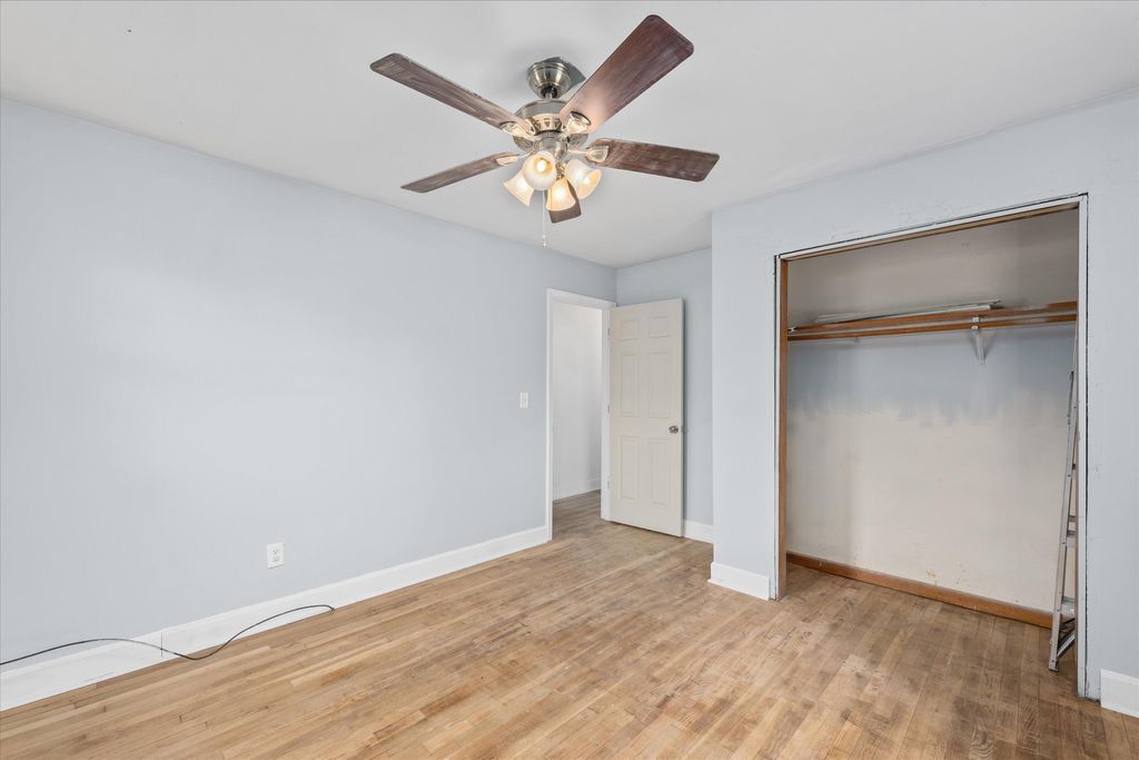 407 ELLINGTON Avenue