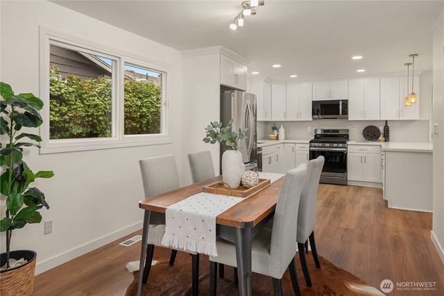 1511 S 250th, Des Moines, WA 98198