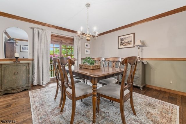 4 Drake Ct, Holland Twp., NJ 08848