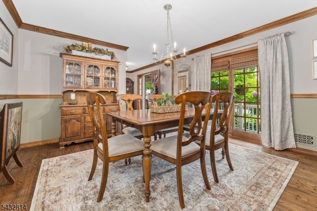 4 Drake Ct, Holland Twp., NJ 08848