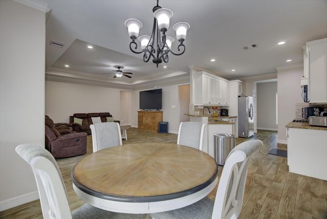 210 Road 662, Dayton, TX 77535