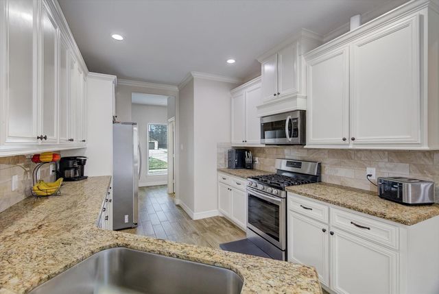 210 Road 662, Dayton, TX 77535