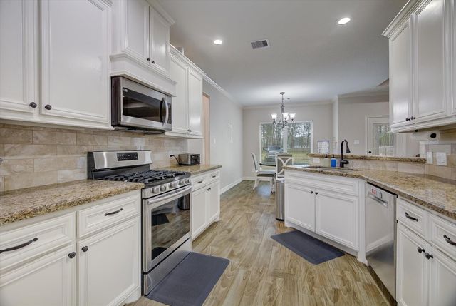 210 Road 662, Dayton, TX 77535