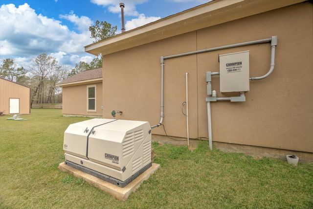 210 Road 662, Dayton, TX 77535