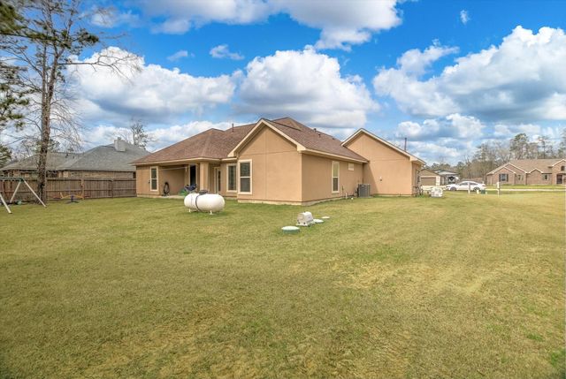 210 Road 662, Dayton, TX 77535