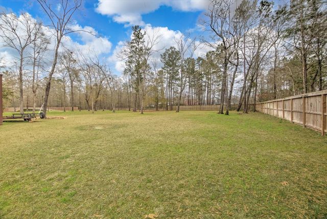 210 Road 662, Dayton, TX 77535