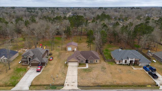 210 Road 662, Dayton, TX 77535