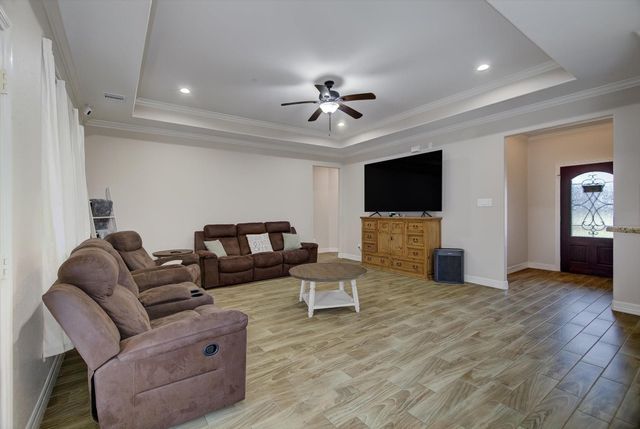 210 Road 662, Dayton, TX 77535