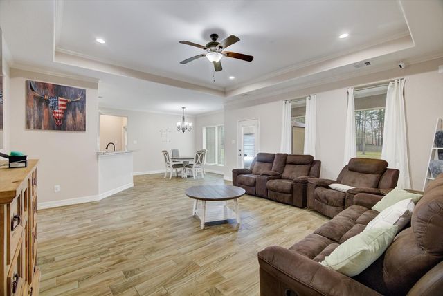 210 Road 662, Dayton, TX 77535