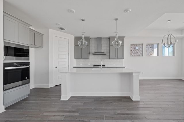 141 Cloverton CRES, Hutto, TX 78634
