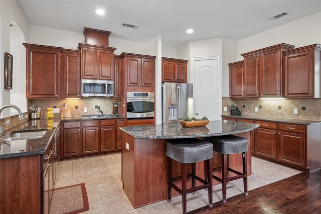 835 Rockingham Drive, Irving, TX 75063