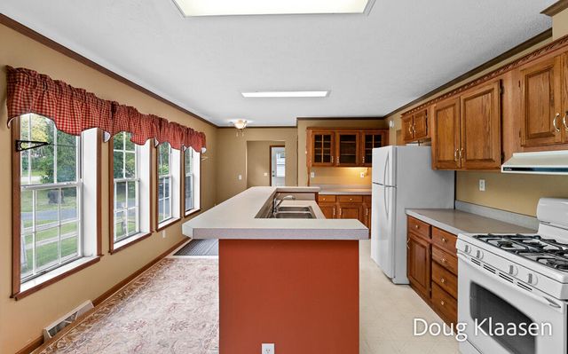 15707 New Holland Street, Holland, MI 49424