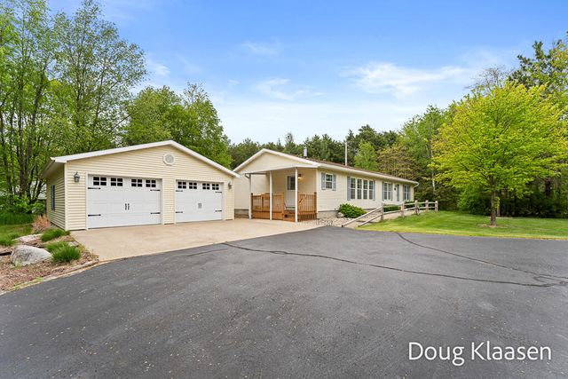 15707 New Holland Street, Holland, MI 49424