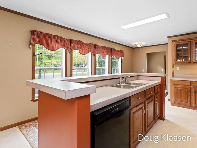 15707 New Holland Street, Holland, MI 49424
