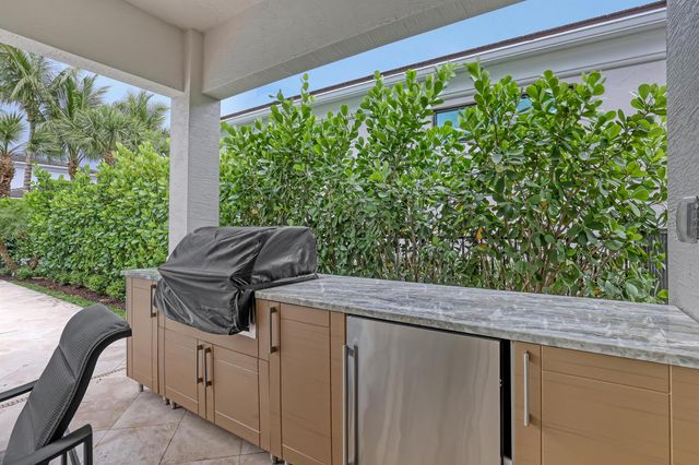 13525 Artisan Circle, Palm Beach Gardens, FL 33418