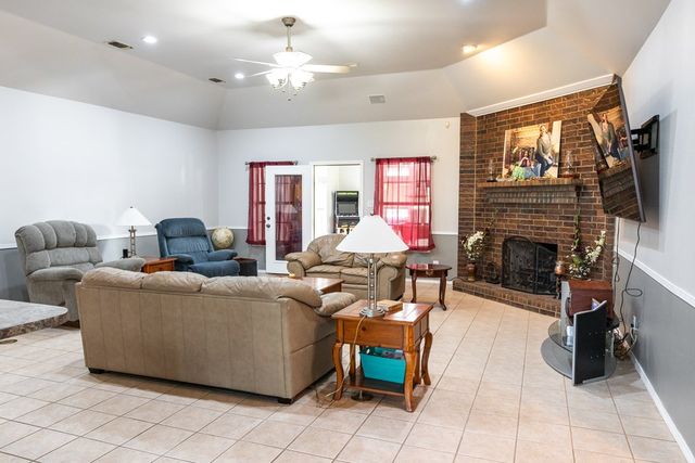 6034 Devonshire Lane, San Angelo, TX 76901