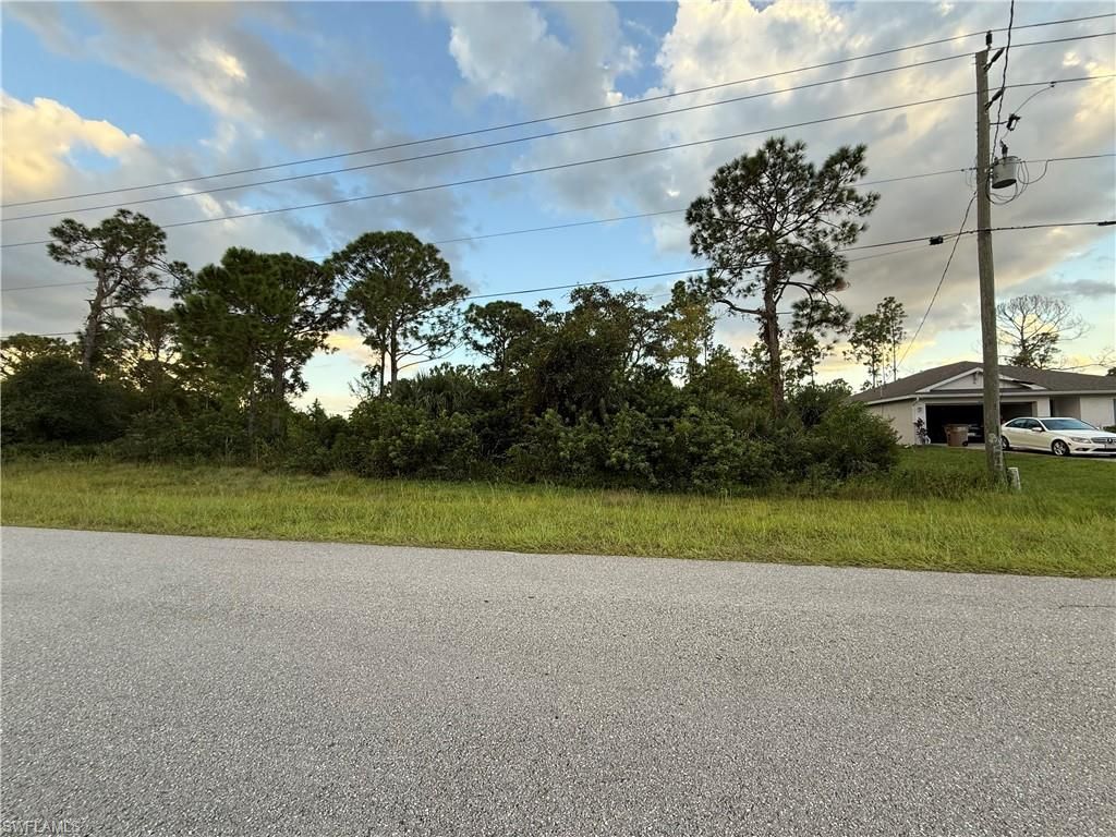 507 Windermere DR, Lehigh Acres, FL 33972