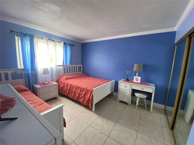 501 Blue Heron Dr 310-A, Hallandale Beach, FL 33009