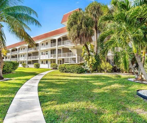 501 Blue Heron Dr 310-A, Hallandale Beach, FL 33009