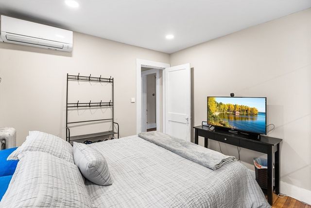 24 Franklin St, Stoughton, MA 02072