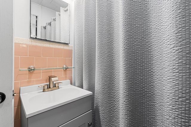 24 Franklin St, Stoughton, MA 02072