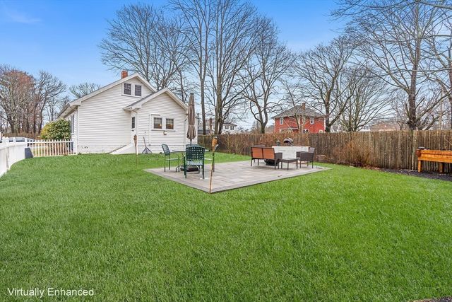 24 Franklin St, Stoughton, MA 02072