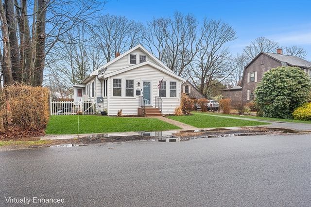 24 Franklin St, Stoughton, MA 02072