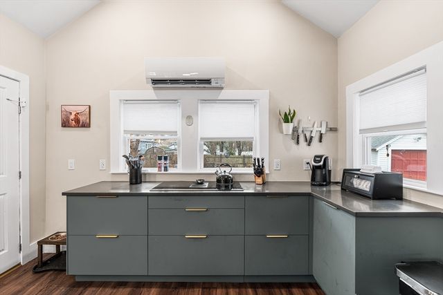 24 Franklin St, Stoughton, MA 02072